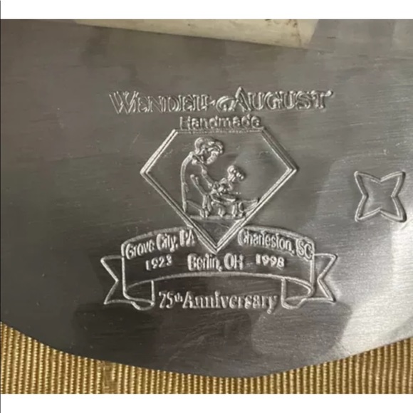 Wendell August Forge Christmas Manger Scene Plate
Used - Picture 10 of 11